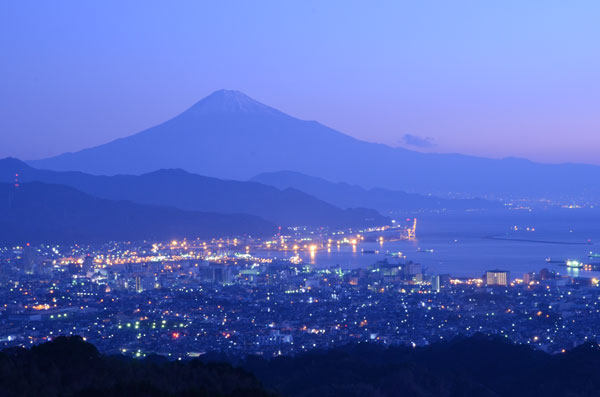 日本平ホテルからの夜景と朝焼けの富士山 おいしい静岡茶の山一園