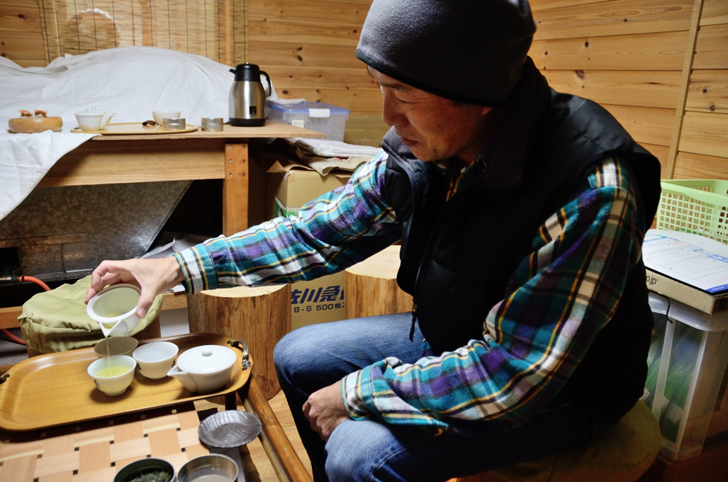 品種のお茶の試飲です