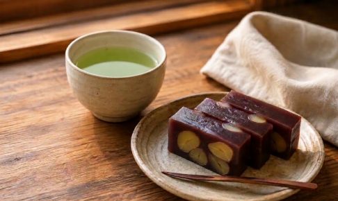 羊羹と棒茶の湯色